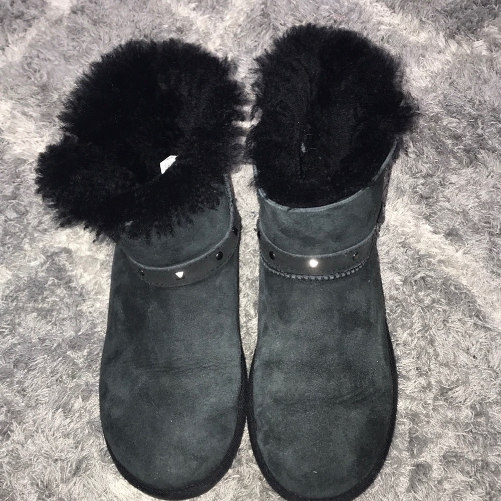 Black boots